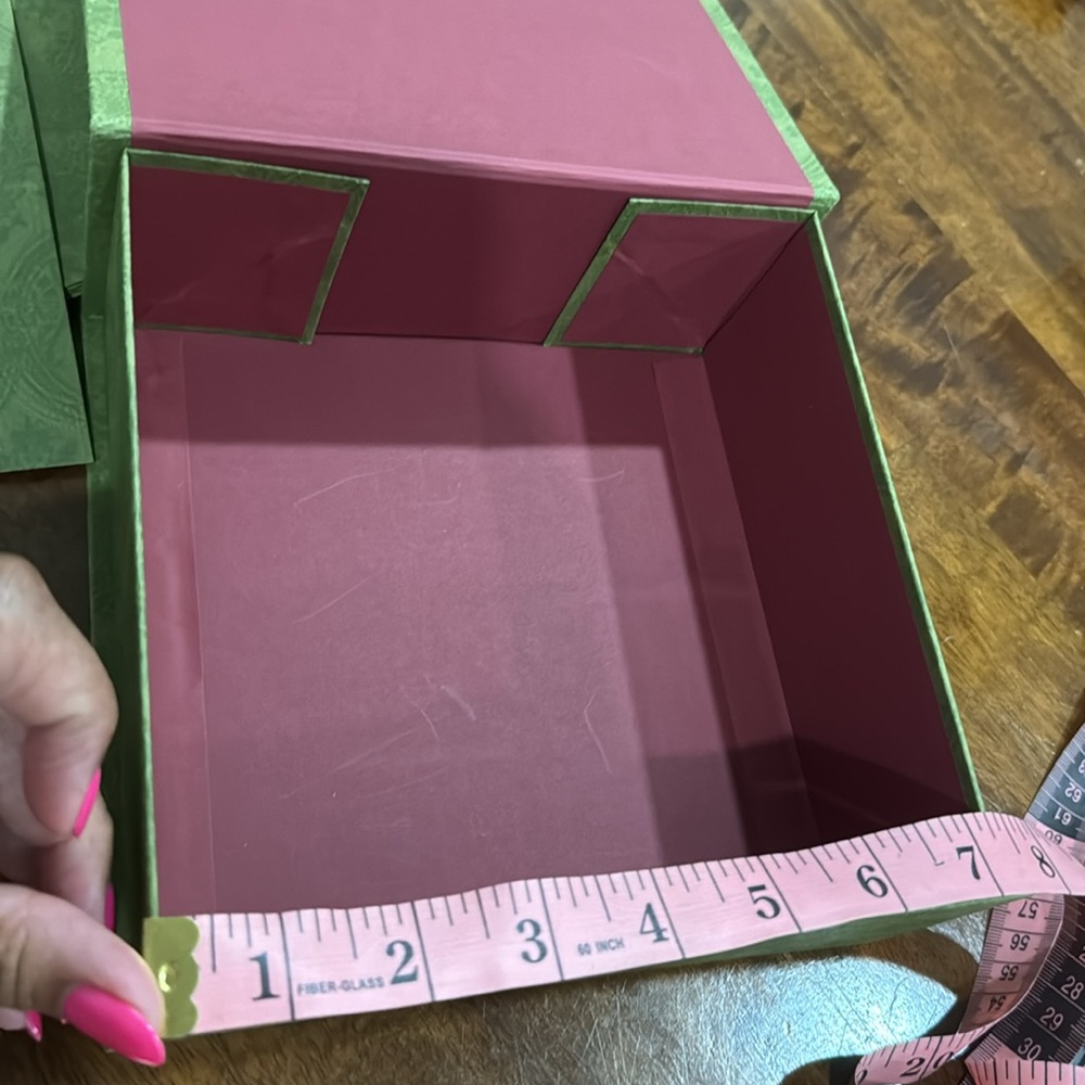 Authentic green magnetic closure Gucci gift box & bag and receipt card. - Picture 6 of 7